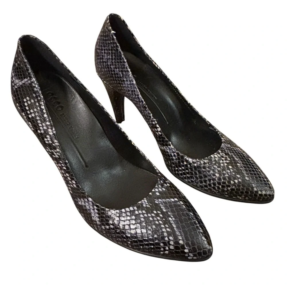 Ecco snakeskin black and white heels size 37